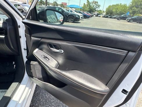 Used 2023 Nissan Sentra SR w/ SR Premium Package FWD image 24