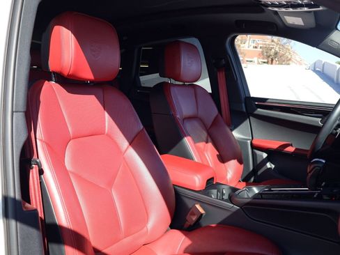 Certified 2024 Porsche Macan AWD/4WD image 24