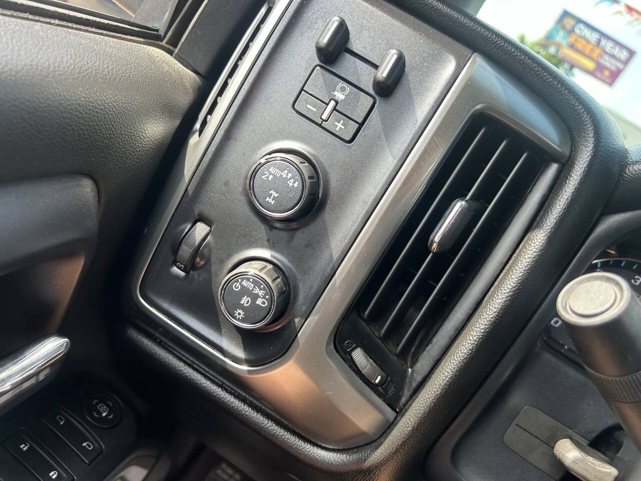 Used 2018 Chevrolet Silverado 1500 LT w/ All Star Edition AWD/4WD image 30