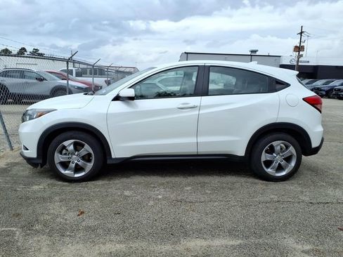 Used 2018 Honda HR-V LX image 3
