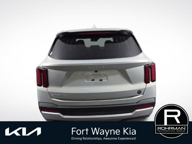 Used 2026 Kia Sorento LX FWD image 8
