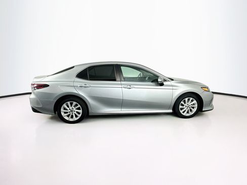 Used 2022 Toyota Camry LE FWD image 10