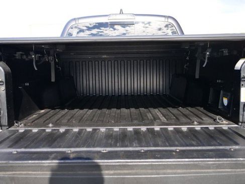 Used 2020 Toyota Tacoma TRD Off-Road w/ Technology Package image 36