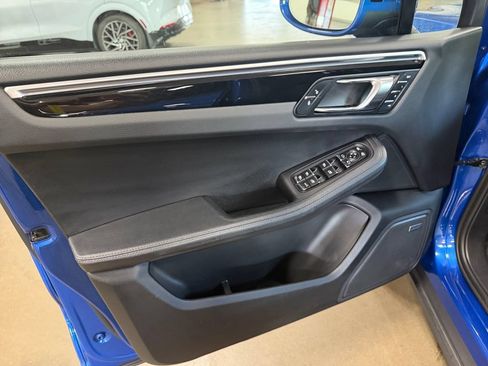 Used 2017 Porsche Macan AWD/4WD image 26