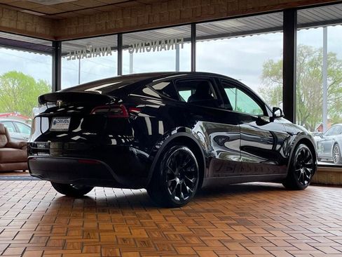 Used 2023 Tesla Model Y Long Range AWD/4WD image 10
