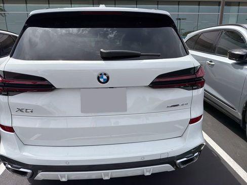 Used 2024 BMW X5 sDrive40i w/ M Sport Package RWD image 5