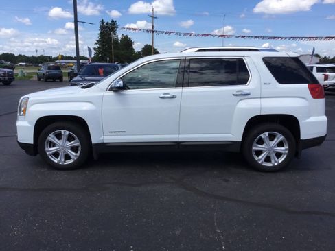 Used 2016 GMC Terrain SLT w/ Driver Alert Package I AWD/4WD image 2