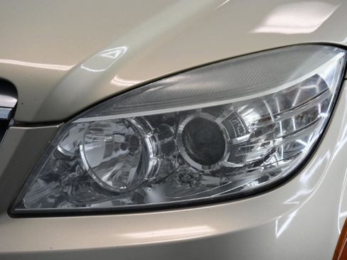 Used 2010 Mercedes-Benz C 300 Sport image 9