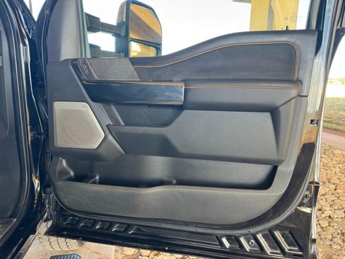 Used 2024 Ford F350 Platinum image 26