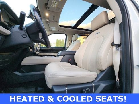 Used 2022 Ford Expedition Platinum image 3