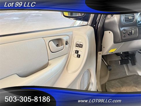 Used 2006 Chrysler Town & Country Touring w/ Trailer Tow Prep Group FWD image 37