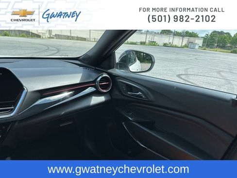 Used 2025 Chevrolet Trax RS w/ Driver Confidence Package FWD image 25