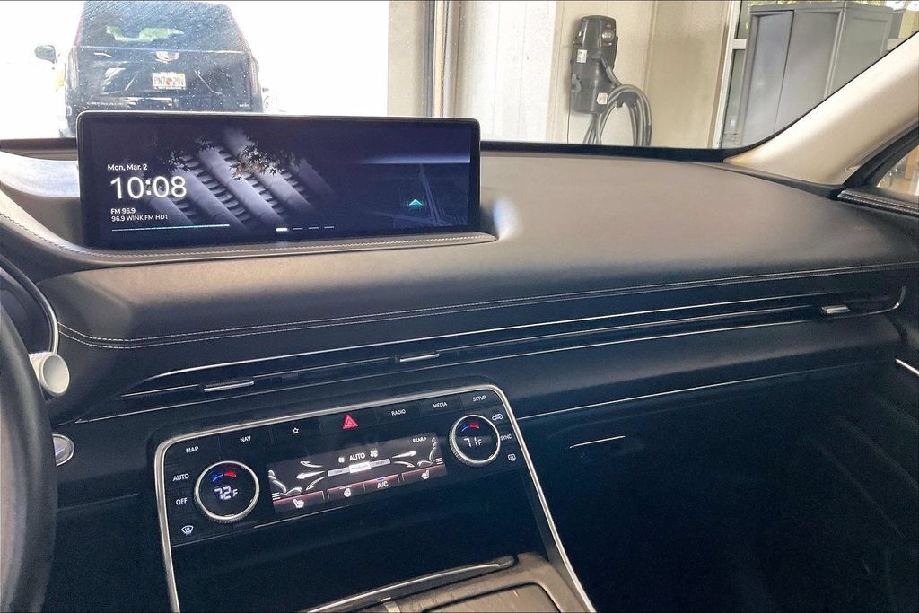 Used 2024 Genesis GV80 2.5T AWD/4WD image 10