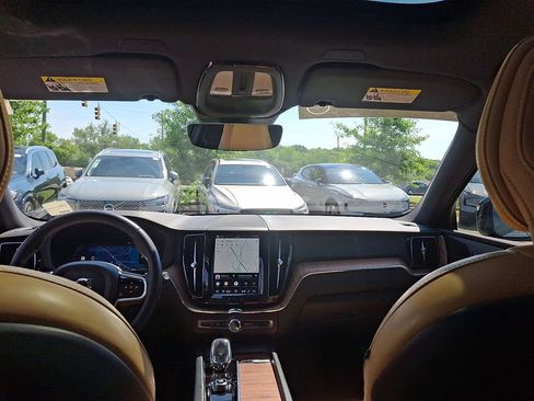 Certified 2024 Volvo XC60 B5 Ultimate w/ Protection Package Premier AWD/4WD image 10