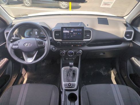Used 2025 Hyundai Venue SEL FWD image 26