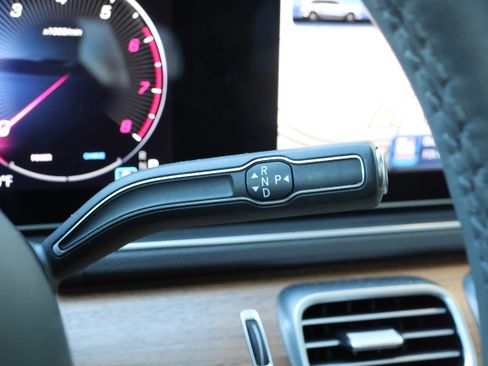 Used 2024 Mercedes-Benz GLS 450 4MATIC image 25