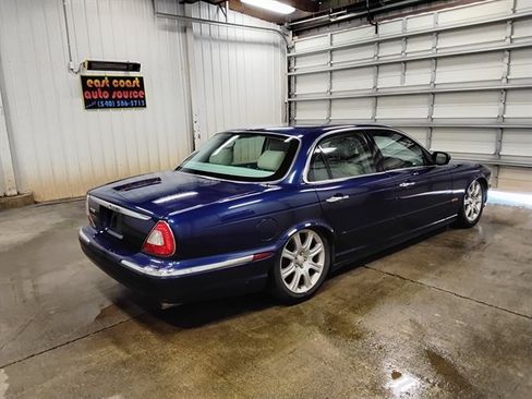 Used 2004 Jaguar XJ8 RWD image 3