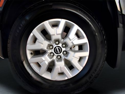 Used 2024 Nissan Frontier SV w/ SV Convenience Package image 9