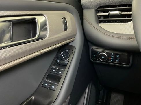 New 2025 Ford Explorer Active w/ Active Comfort Package image 21