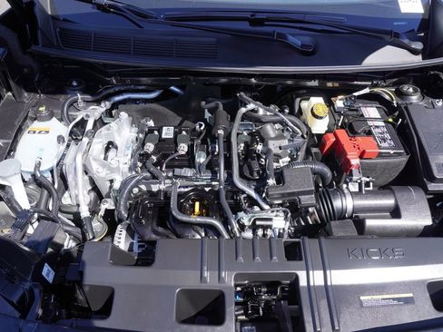 New 2026 Nissan Kicks SR image 7