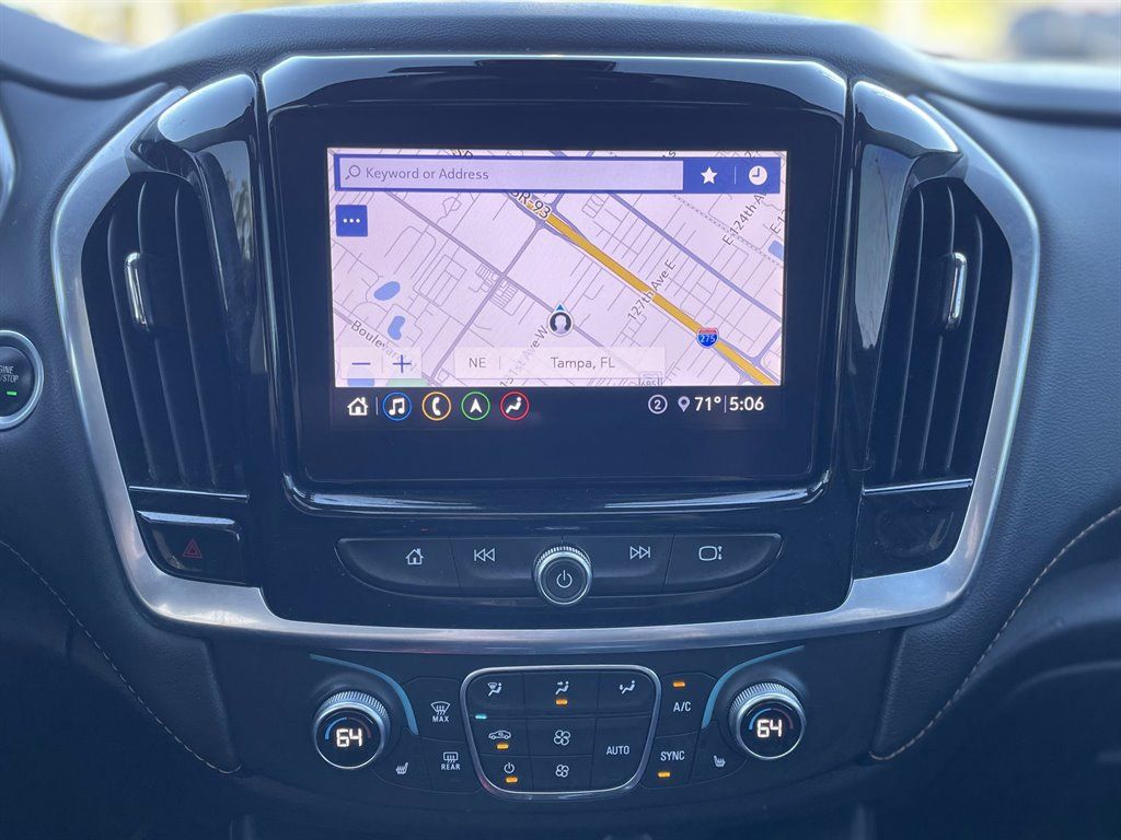 Used 2020 Chevrolet Traverse LT w/ LT Premium Package AWD/4WD image 32