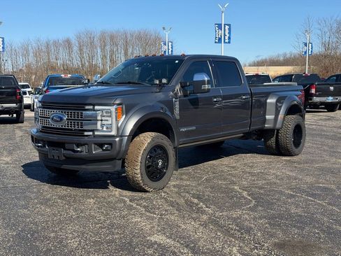 Used 2017 Ford F450 Platinum w/ Platinum Ultimate Package image 3