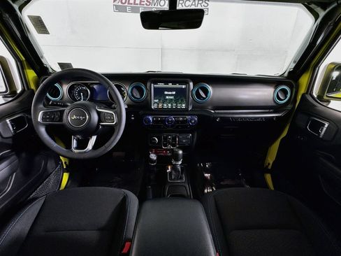Used 2023 Jeep Wrangler Unlimited Rubicon 4xe w/ Cold Weather Group AWD/4WD image 30