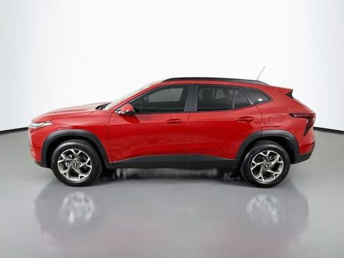 Used 2026 Chevrolet Trax LT w/ Driver Confidence Package FWD image 4