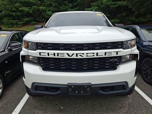 Used 2020 Chevrolet Silverado 1500 Custom w/ Custom Value Package AWD/4WD image 2