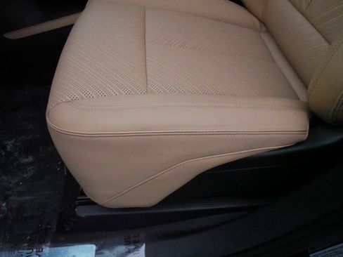 New 2025 Cadillac Escalade IQ Sport 2 w/ LPO, ONYX Package image 17