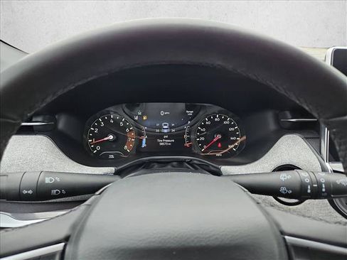 Used 2024 Jeep Compass Latitude AWD/4WD image 11