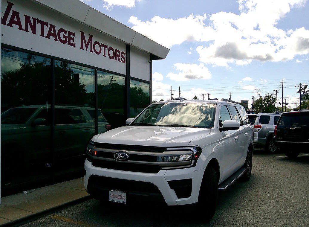 Used 2023 Ford Expedition XLT AWD/4WD image 1