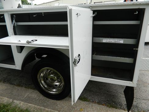 Used 2008 Ford F550 2WD Regular Cab Super Duty image 7