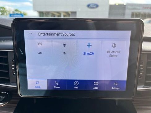 Used 2022 Ford Explorer Limited w/ Equipment Group 301A AWD/4WD image 36