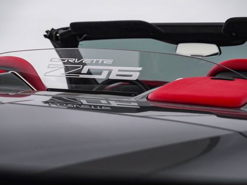 Used 2016 Chevrolet Corvette Z06 w/ 3LZ Preferred Equipment Group RWD image 16