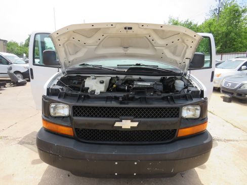 Used 2008 Chevrolet Express 1500 1500 Cargo, CLEAN TITLE. image 26