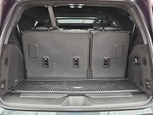 Used 2025 Cadillac Escalade V w/ LPO, ONYX Package image 31
