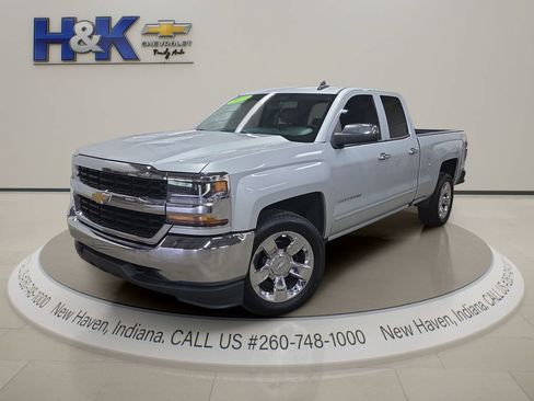 Used 2017 Chevrolet Silverado 1500 LT AWD/4WD image 3