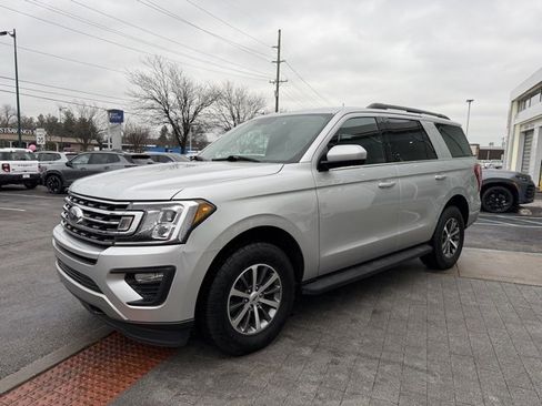 Used 2019 Ford Expedition XLT image 3