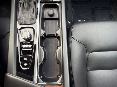 Used 2020 Volvo S60 T5 Momentum image 23