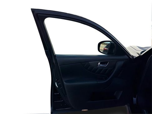 Used 2017 INFINITI QX70 AWD image 21