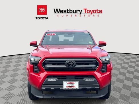 Certified 2025 Toyota Tacoma SR5 image 3