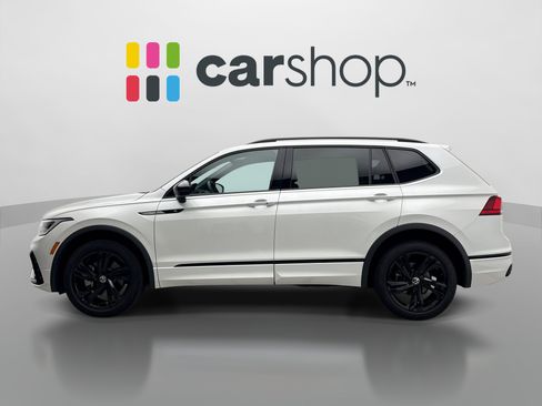 Used 2023 Volkswagen Tiguan SE R-Line AWD/4WD image 2