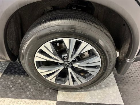 Used 2023 Nissan Rogue SV image 15