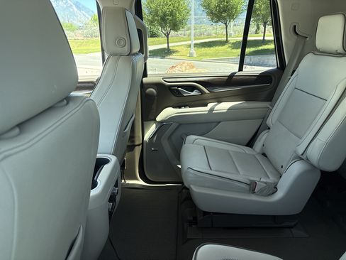 Used 2022 GMC Yukon Denali w/ Max Trailering Package AWD/4WD image 8