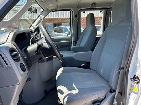 Used 2011 Ford E-350 and Econoline 350 XLT RWD image 20