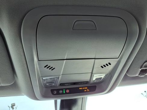 Used 2025 Chevrolet Blazer LT FWD image 57