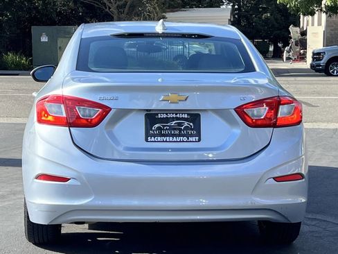 Used 2017 Chevrolet Cruze LT w/ Convenience Package image 5