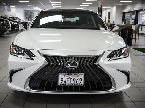 Certified 2025 Lexus ES 350 w/ Premium Package FWD image 4