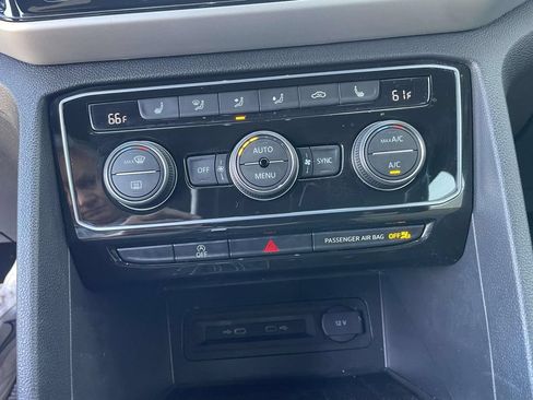 Certified 2022 Volkswagen Atlas Cross Sport SE FWD image 26